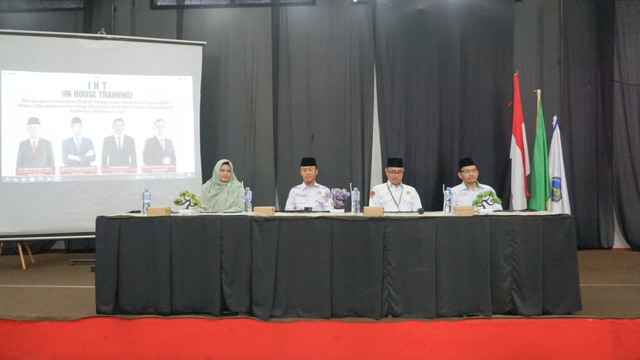 Bangun Komunikasi Efektif Stakeholder, MTsN 2 Bondowoso Melaksanakan In House Training